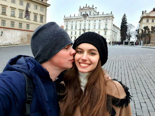 Не удержался, сфоткал: Дмитрий Комаров показал, чем его кормит красавица-жена (фото)