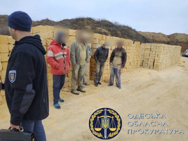 Лесничий Одесского лесхоза закрывал глаза на незаконную добычу ракушечника