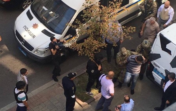Мужчина с гранатой в Кабмине задержан