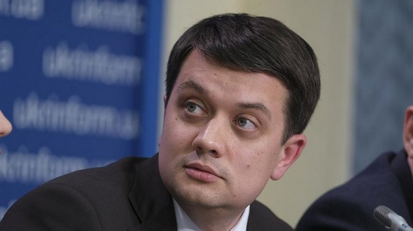 Разумкова временно отстранили от ведения пленарных заседаний в Раде