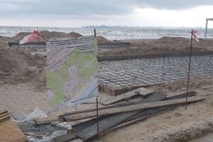 В мэрии прокомментировали загадочное строительство в Лузановке