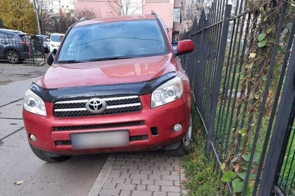 Штрафы не напугали: свежая фотоподборка наглых водителей в Одессе