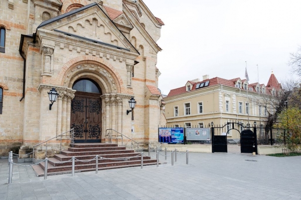 Одесситов начали прививать в немецкой кирхе 