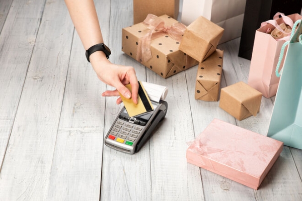 
Приватбанк снизит комиссию за операции с POS-терминалами для торговцев

