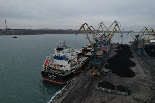 Порт Южный разгружает седьмое «угольное» судно