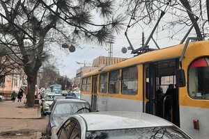 Недоучились: свежая фотоподборка плохой парковки в Одессе