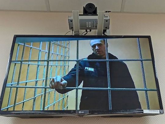 «США приймають порядок денний, нав’язаний їм Путіним», — Олексій Навальний дав інтерв’ю з російської колонії