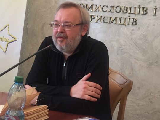 Україною користуються як козирем у чужій картковій грі, — політолог