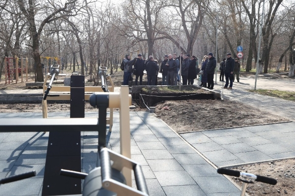 Война войной, а курортный сезон по расписанию: Труханов велел готовиться к лету 