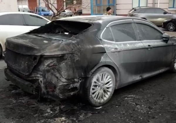 На Лидерсовском бульваре неизвестные сожгли автомобиль одессита