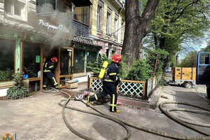 На Дерибасовской загорелся ресторан