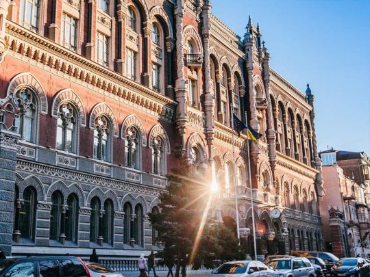 В Україні до кінця війни заморозили курс долара: що про це відомо