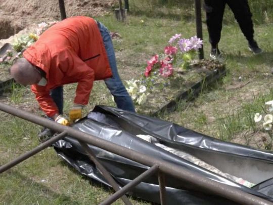 Серед жертв 10-річна дівчинка та 92-річна бабуся: під Києвом продовжують знаходити людей, вбитих рашистами