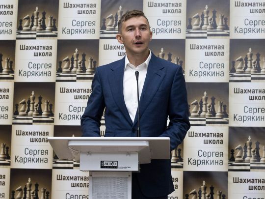 Медаль на крові українців: путін нагородив орденом шахіста-зрадника Карякіна