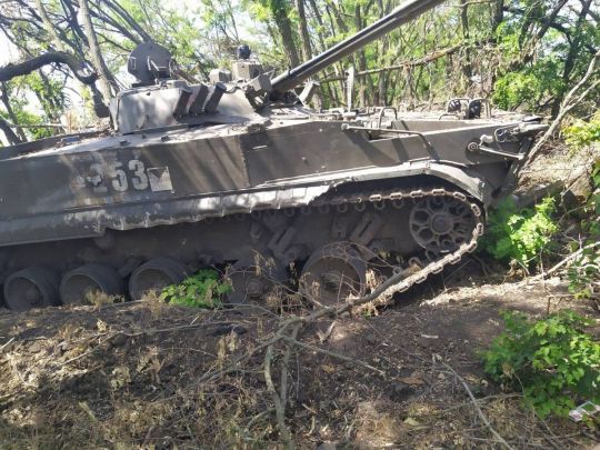 Демілітаризація рф: українські воїни захопили у бою новітню російську БМП-3 (фото)