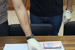 В Одессе два чиновника "Укрзализныци" попались на взятке