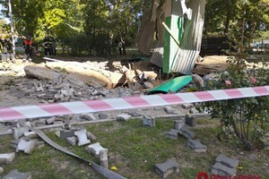 В Одессе на заправке произошел взрыв: под завалами ищут человека