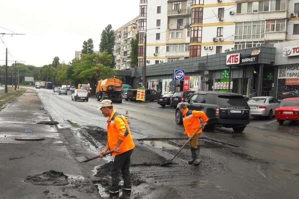 На Одессу снова обрушилась непогода: какие улицы затопило