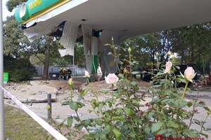 В Одессе на заправке произошел взрыв: под завалами ищут человека