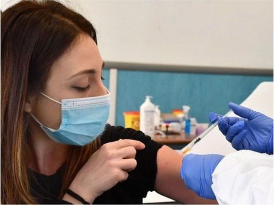 Повернення сертифікатів та повторний бустер: які COVID-нововведення чекають на українців восени