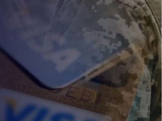 Працівниця моргу влаштувала шопінг на гроші загиблих бійців ЗСУ