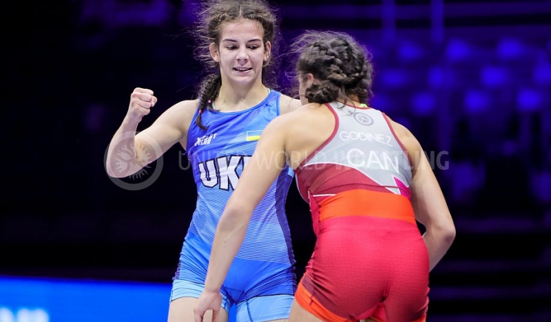 Українка Олександра Хоменець з травмою стала у 19 років віцечемпіонкою світу з боротьби
