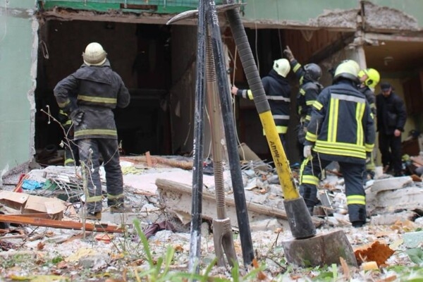 В одной из квартир на Краснова произошел взрыв газа: серьезно пострадали два человека