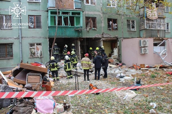 В одной из квартир на Краснова произошел взрыв газа: серьезно пострадали два человека
