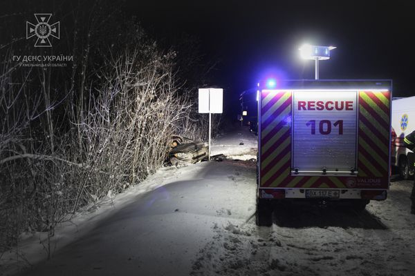 Намагалися втекти від війни: у ДТП на Хмельниччині загинуло подружжя з Харкова, їхня дитина постраждала