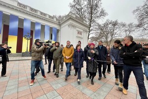 Глава МИД Франции пряталась от обстрелов в бомбоубежище под Оперным театром в Одессе