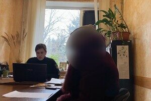В Одессе задержали бездомную, которая родила и бросила младенца в заброшке на "Двух Столбах" В Одессе задержали бездомную, которая родила и бросила младенца в заброшке на "Двух Столбах"