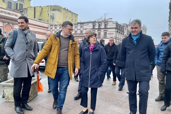 Глава МИД Франции пряталась от обстрелов в бомбоубежище под Оперным театром в Одессе