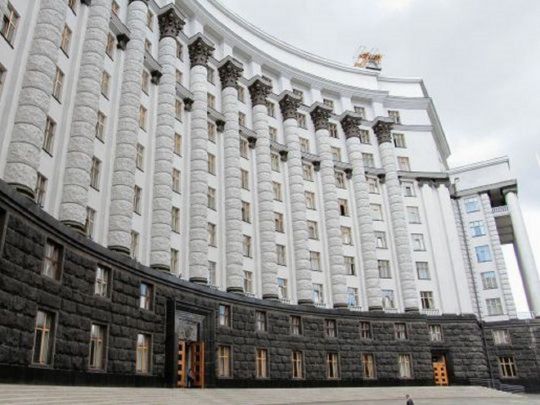 Українцям спростили отримання документів за кордоном: Кабмін ухвалив важливе рішення