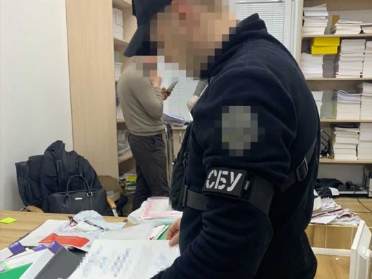 Допомагали росіянам «працевлаштуватись» в Євросоюзі: в Києві викрили масштабну аферу
