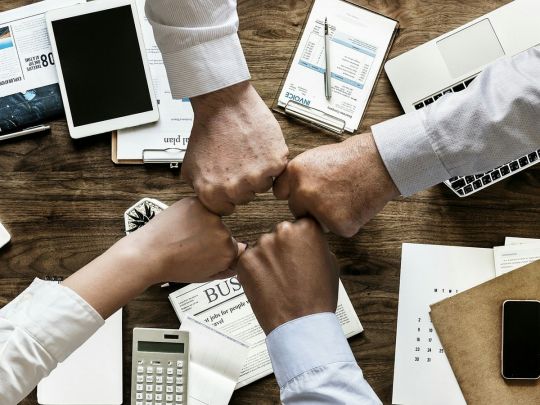 Amazon, Hilton та інші: найбільші світові компанії зобов'язалися працевлаштувати в Європі сотні тисяч українських біженців
