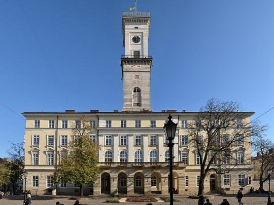 У&nbsp;Львові працюють маріупольські радники, це&nbsp;частина політичного впливу Ахметова&nbsp;&mdash; ЗМІ