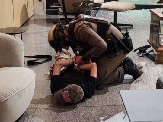 Ховалися від стрілка в&nbsp;туалетах і&nbsp;в&nbsp;магазинах: 14-річний підліток влаштував бійню в&nbsp;торговому центрі в&nbsp;Бангкоку