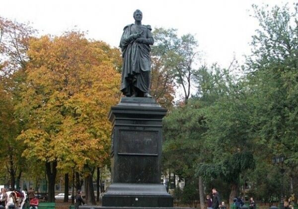 В Одессе могут демонтировать памятники Пушкину и Воронцову, а в Измаиле &ndash; памятник Суворову