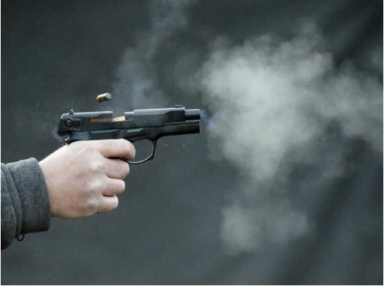 У Києві невідомі розстріляли автомобіль адвоката, їх розшукує поліція