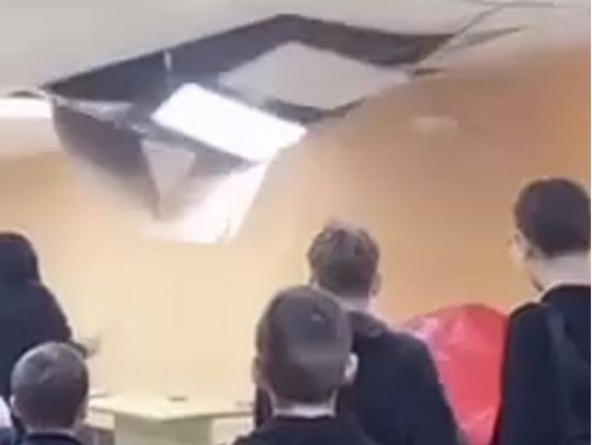 У&nbsp;Києві під час тривоги обвалилась стеля та&nbsp;прорвало трубу в&nbsp;укритті школи