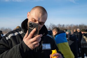 Из российского плена вернулись домой восемь пограничников из Одесской области