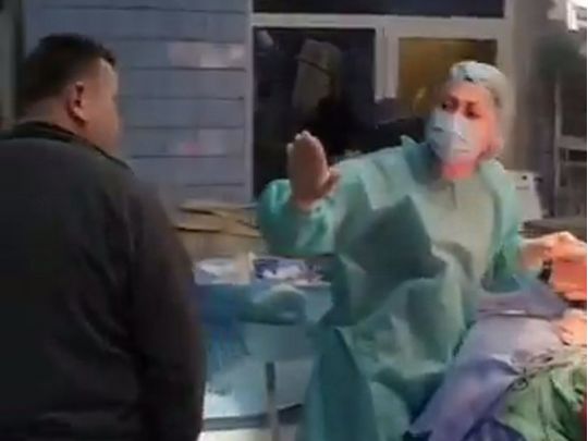 Ворожа ракета влучила в лікарню під час операції: з’явилося шокуюче відео (18+)
