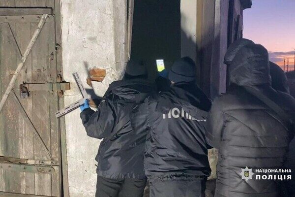 В Одесской области по подозрению в убийстве 15-летней девушки задержали 16-летнего парня В Одесской области по подозрению в убийстве 15-летней девушки задержали 16-летнего парня