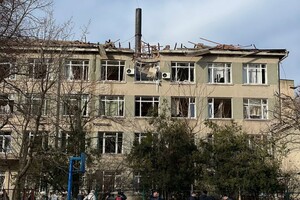 Из-за ночной атаки в Одессе пострадали пять домов: подробности (фото)