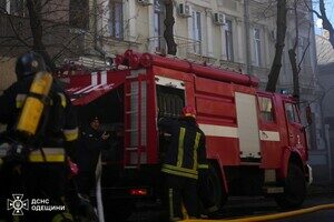 На Канатной в Одессе вспыхнул пожар в доме: погиб спасатель
