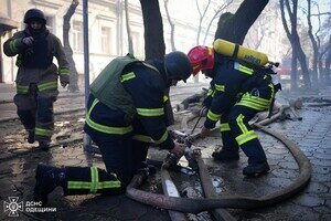 На Канатной в Одессе вспыхнул пожар в доме: погиб спасатель