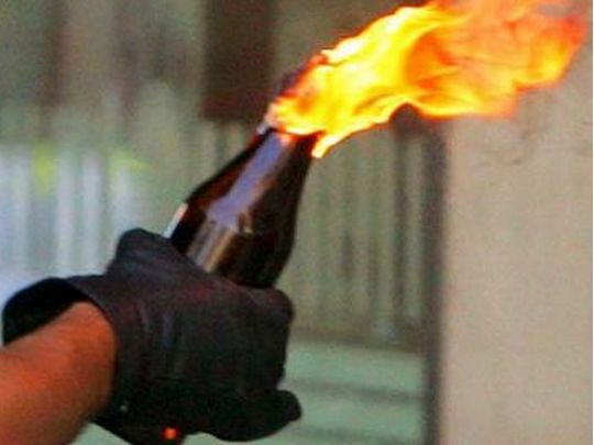 Мобілізація з&nbsp;вогником: до&nbsp;будівлі ТЦК на&nbsp;Кіровоградщині прилетіли коктейлі Молотова