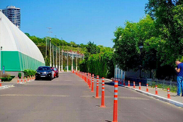 В Одессе у пляжа появилась инклюзивная площадка для парковки