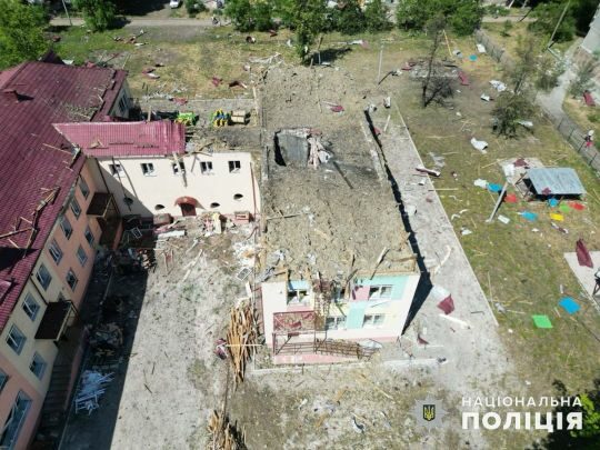 Терористи скинули авіабомби на&nbsp;дитсадок у&nbsp;Мирнограді: поранені п&rsquo;ять людей