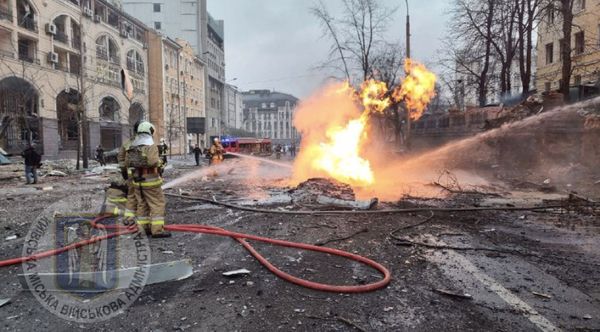 Атака терористів по Києву: одна людина загинула і одна постраждала, виникли пожежі, пошкоджено тепломагістраль